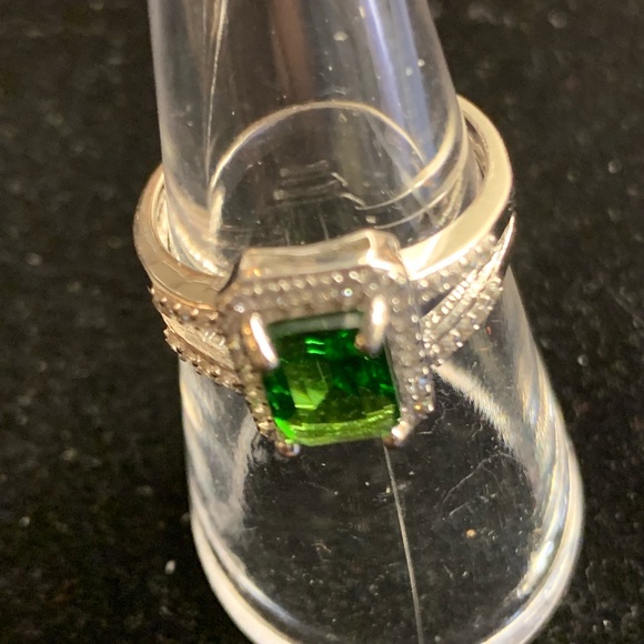 Ring - Picture 2 of 6